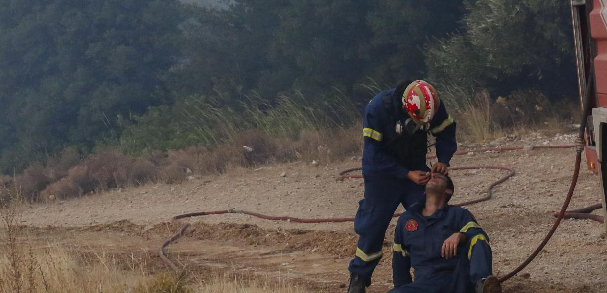 Πάρνηθα φωτιά πυροσβέστες