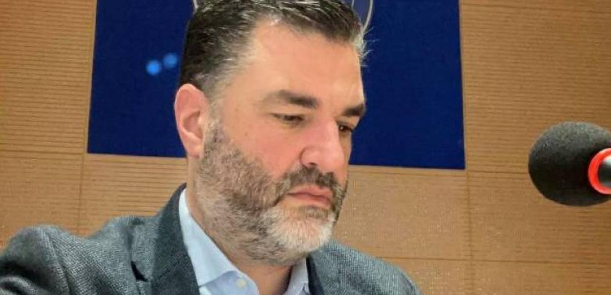 ΣΠΥΡΟΣ ΣΚΙΑΔΑΡΕΣΗΣ