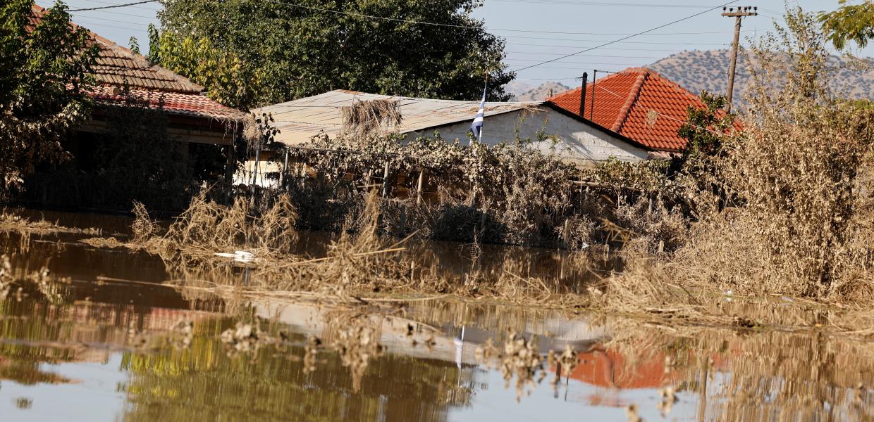 κατεστραμμένο σπίτι από τις πλημμύρες