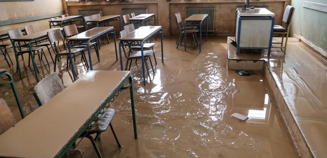 Πλημμυρισμένη τάξη σε σχολείο στην Λάρισα