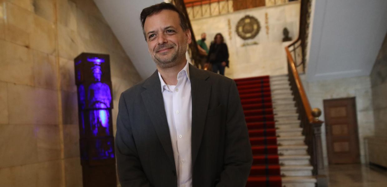Ο Χάρης Δούκας στο δημαρχείο Αθηναίων