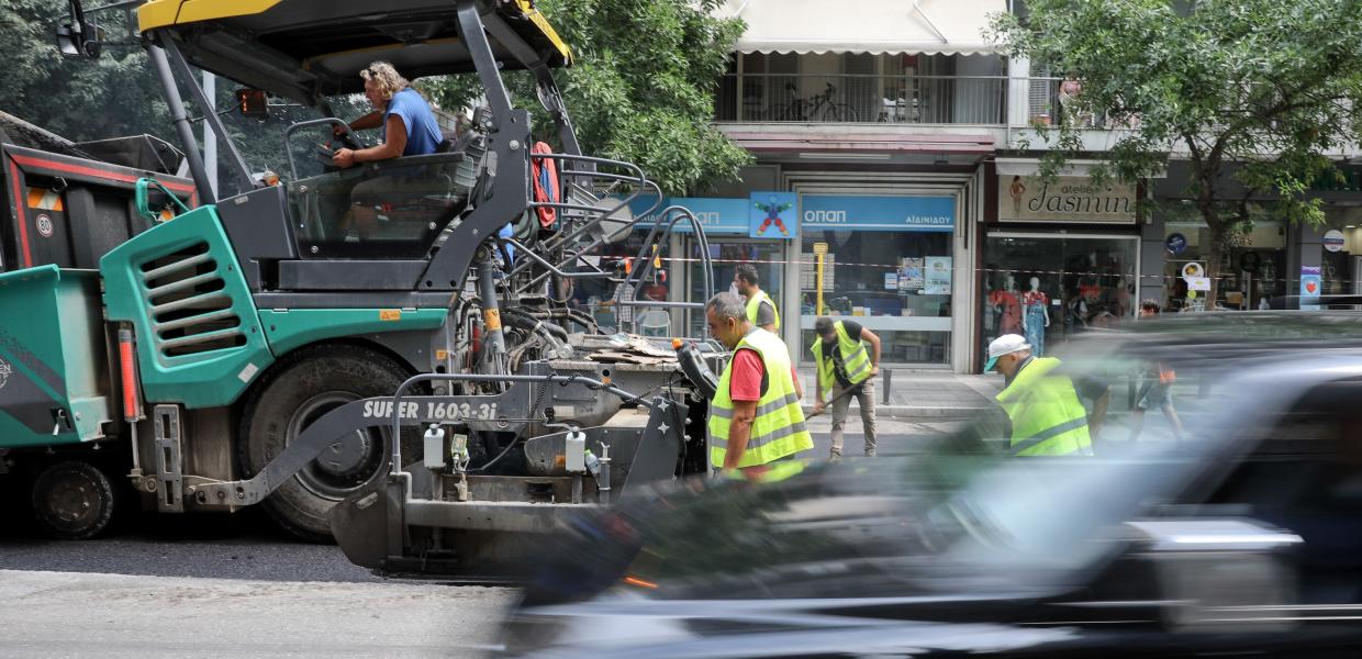 Εργασίες σε δρόμο