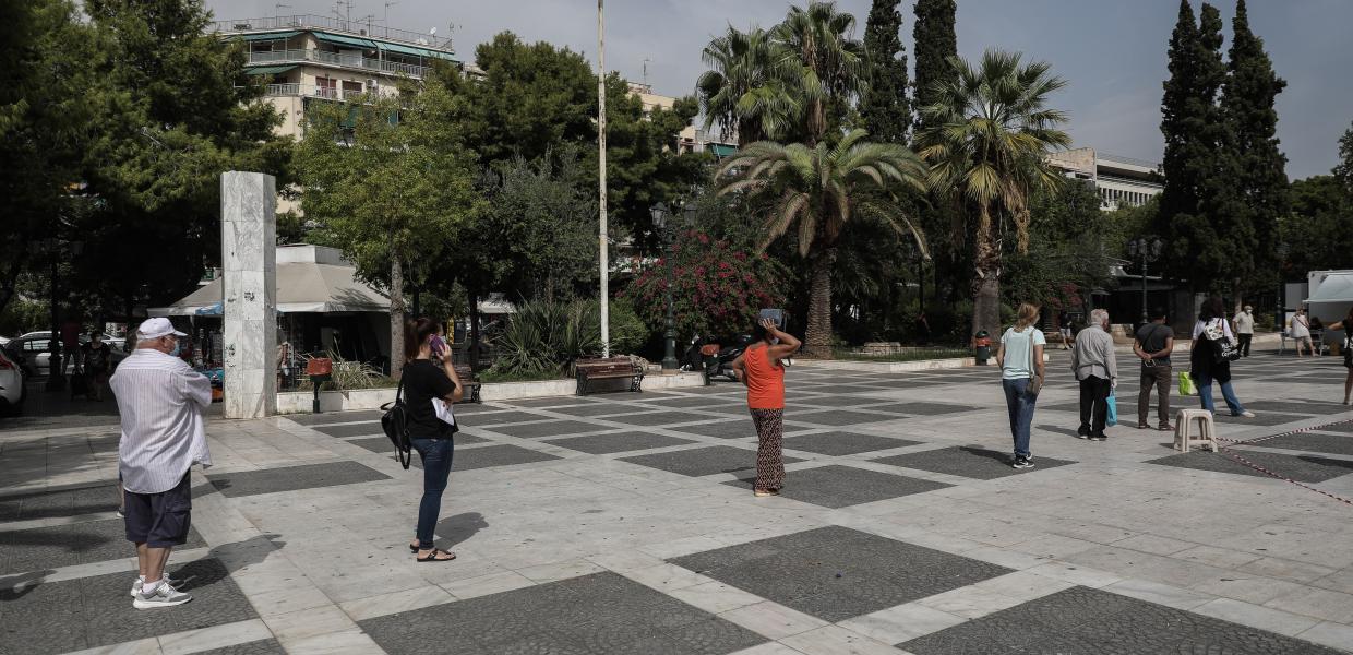 Κόσμος στην Καλλιθέα