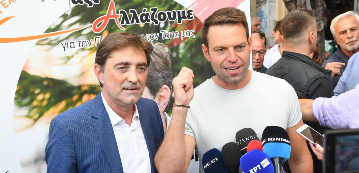 Ο Στέφανος Κασσελάκης με τον Κώστα Καρπέτα