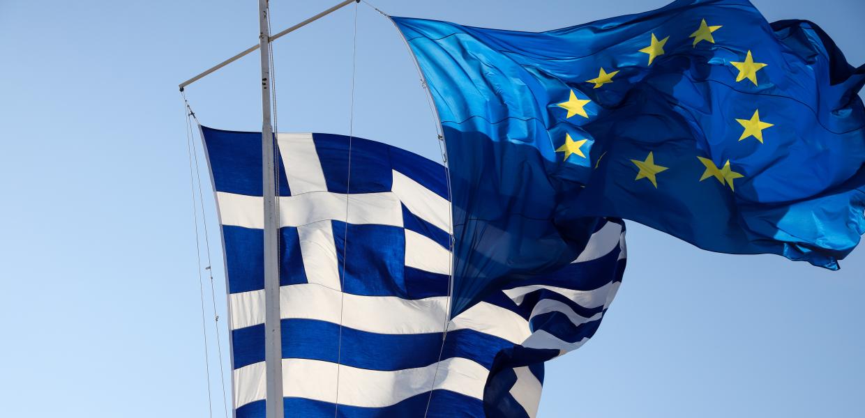 Σημαία της Ελλάδας και της Ευρωπαϊκής Ένωσης (ΕΕ)