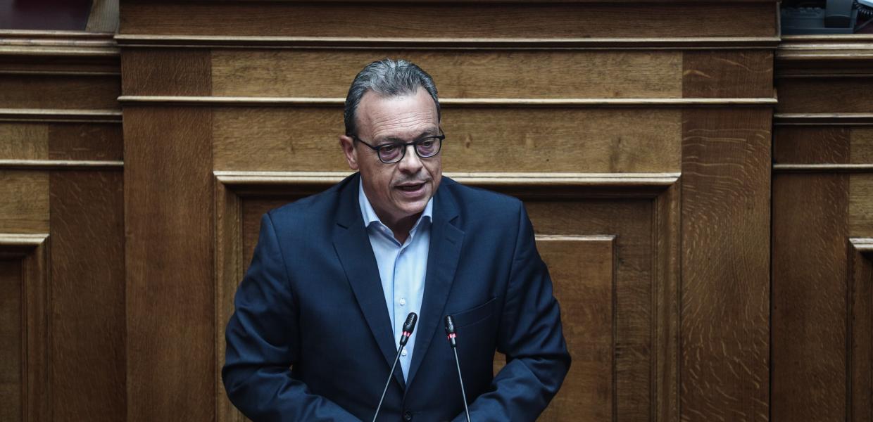 Ο Σωκράτης Φάμελλος στο βήμα της Βουλής