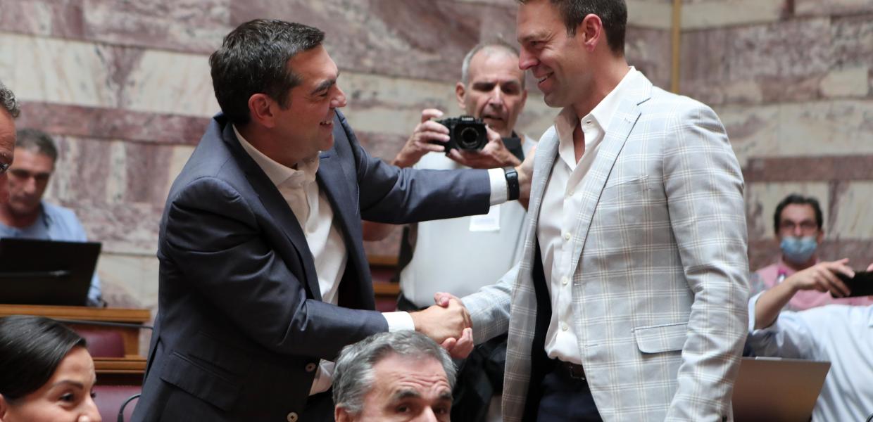 Αλέξης Τσίπρας και Στέφανος Κασσελάκης στη Βουλή