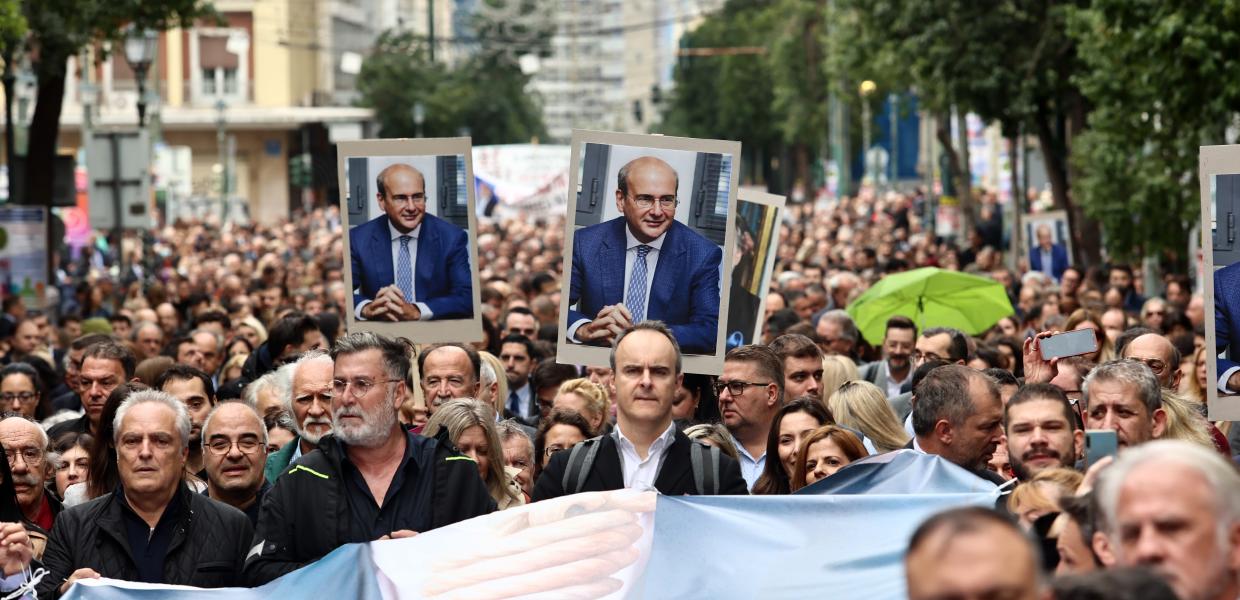 Δικηγόροι κάνουν πορεία διαμαρτυρίας
