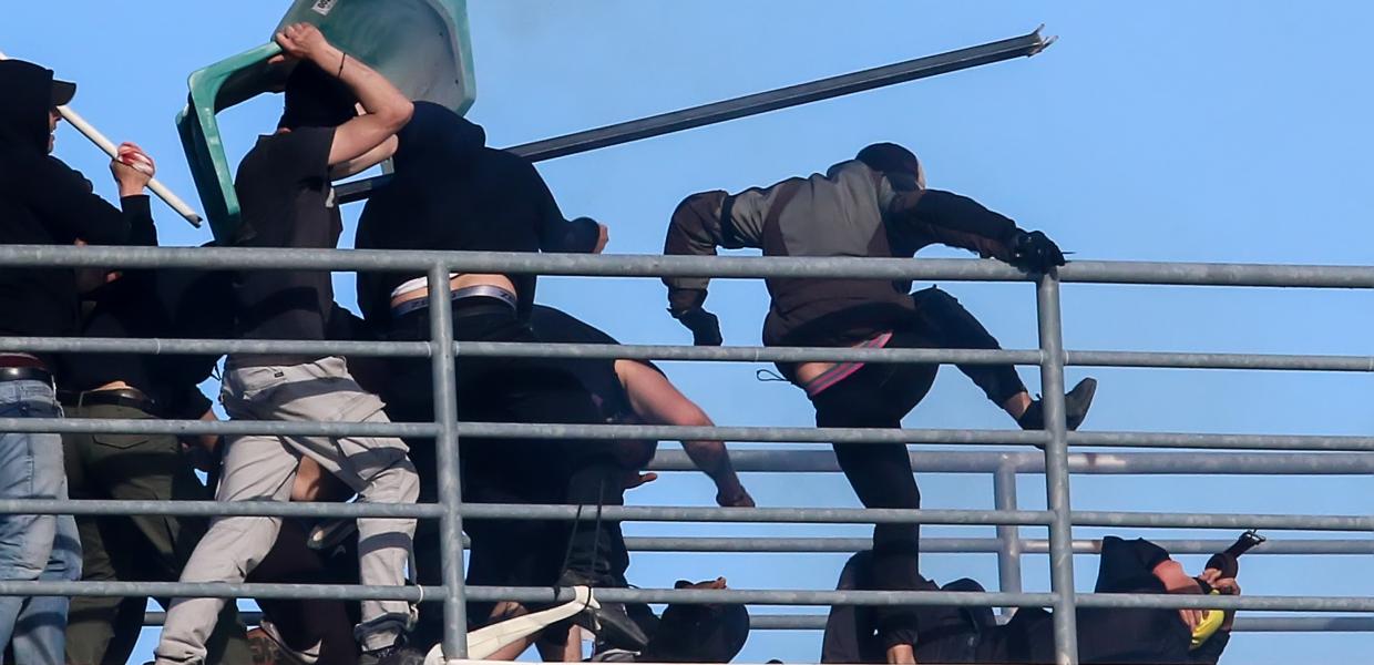 Σύγκρουση οπαδών στο γήπεδο του Βόλου