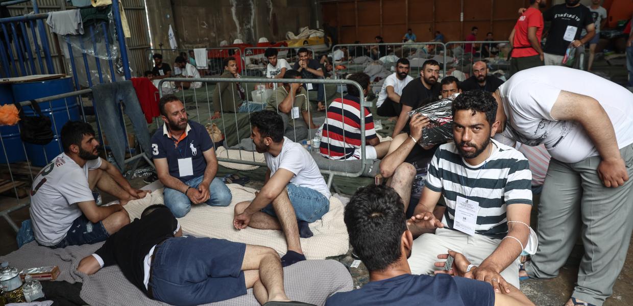 Πρόσφυγες επιζώντες από το ναυάγιο στην Πύλο