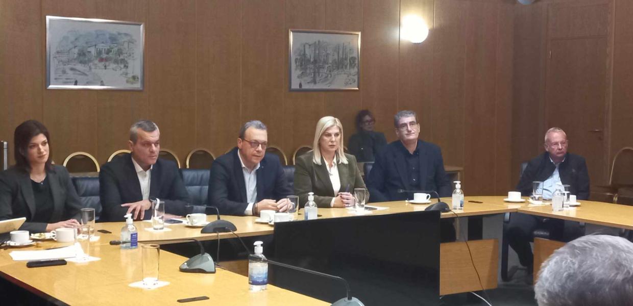 Συνάντηση αντιπροσωπίας ΣΥΡΙΖΑ με τον υπουργό Μεταφορών και Υποδομών