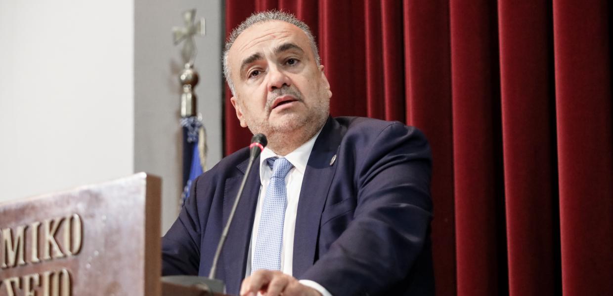 O Δημήτρης Βερβεσός 