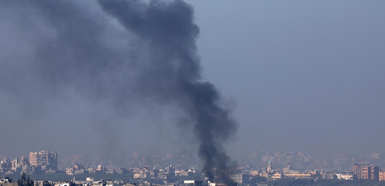 Καπνός πάνω από την Γάζα