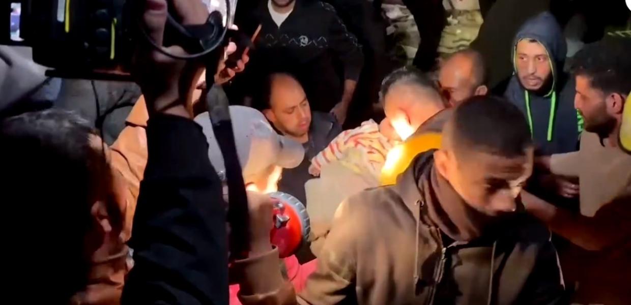 Απεγκλωβισμός μωρού στην Γάζα