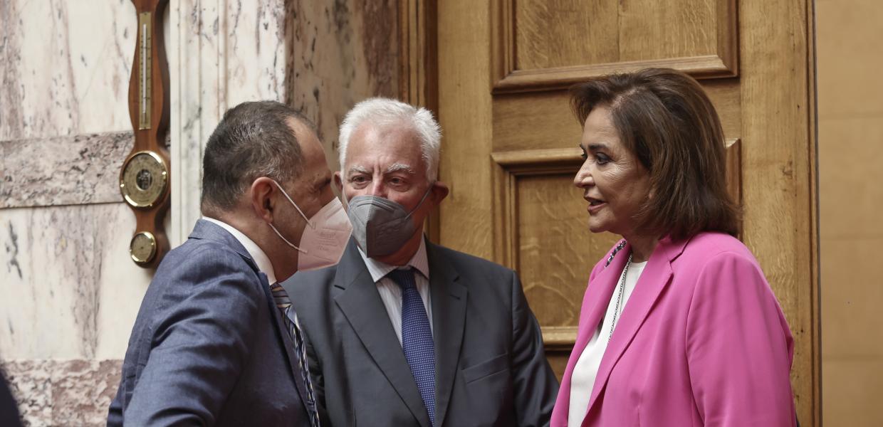 Ο Γιώργος Γεραπετρίτης και η Ντόρα Μπακογιάννη