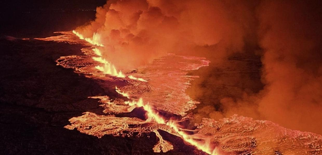 Λάβα από την έκρηξη ηφαιστείου στην Ισλανδία