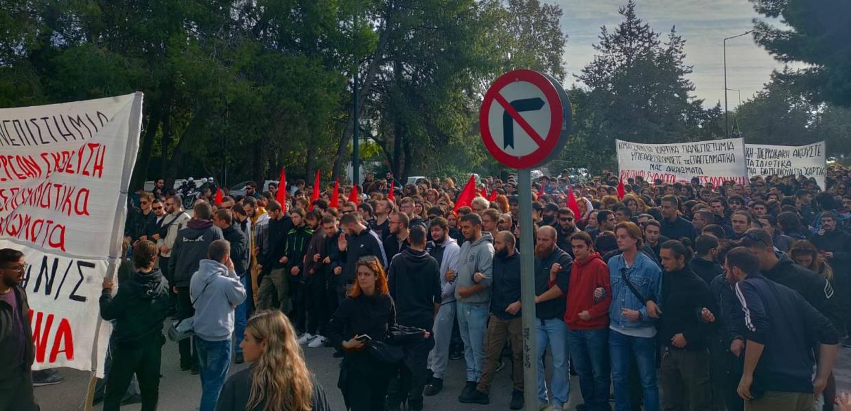 ΦΟΙΤΗΤΕΣ ΠΟΡΕΙΑ ΣΥΝΟΔΟΣ ΠΡΥΤΑΝΕΩΝ ΚΑΒΟΥΡΙ