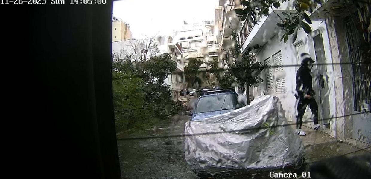 Φωτογραφία από την παρακολούθηση του λιμενικού - βασικού υπόπτου στην υπόθεση διακίνησης κοκαΐνης 