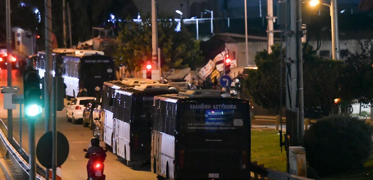 Κλούβες των ΜΑΤ