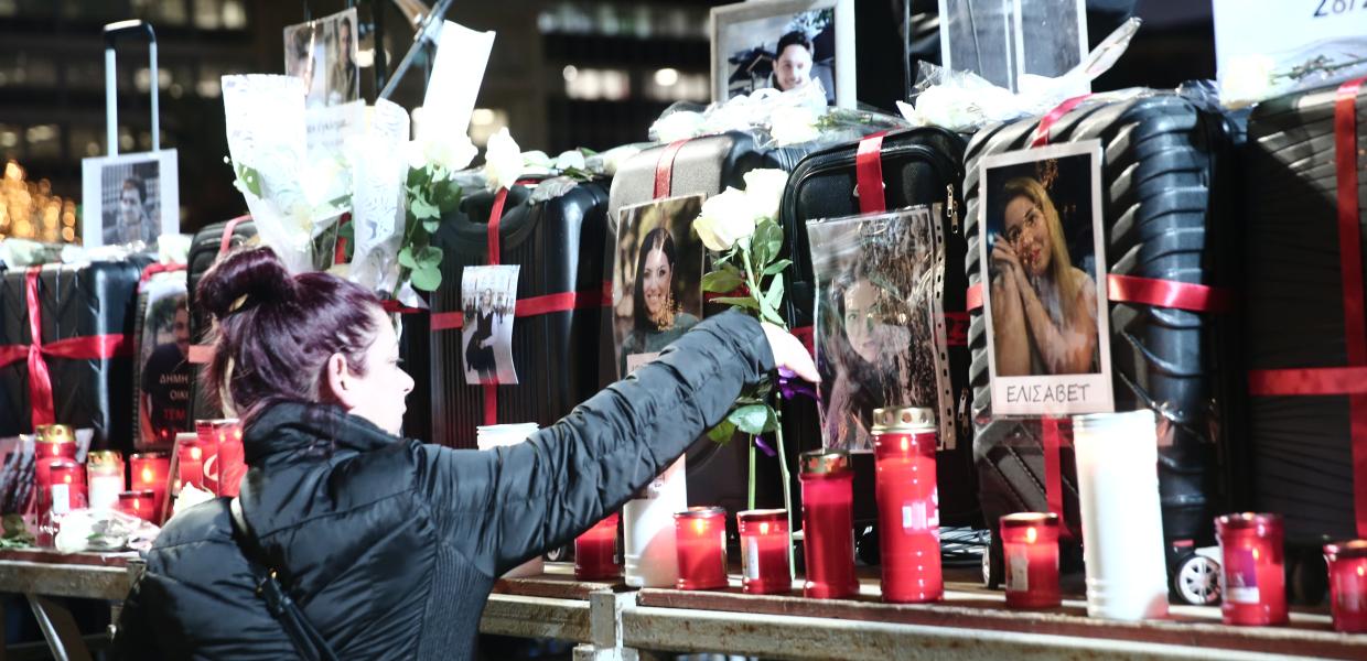 Συγκέντρωση διαμαρτυρίας για τα Τέμπη έξω από την Βουλή 