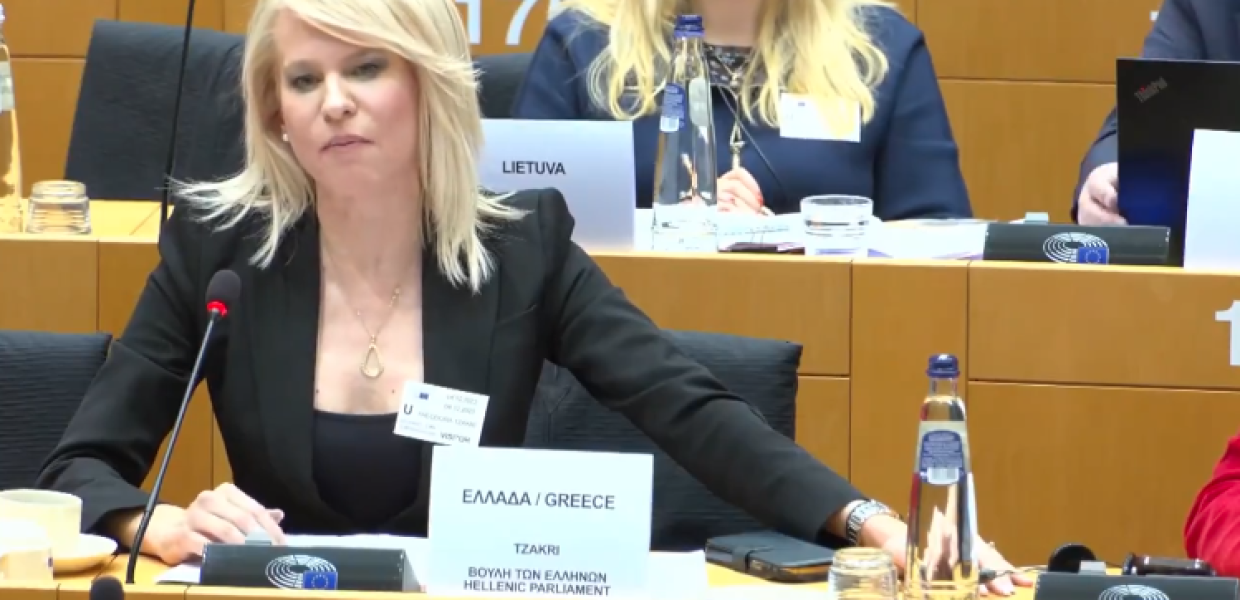 ΘΕΟΔΩΡΑ ΤΖΑΚΡΗ
