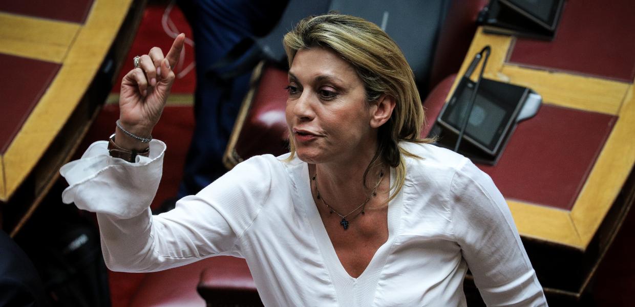 ΑΝΝΑ ΚΑΡΑΜΑΝΛΗ