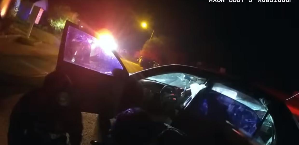 Πλάνο από το βίντεο με τον φόνο γυναίκας από αστυνομικό