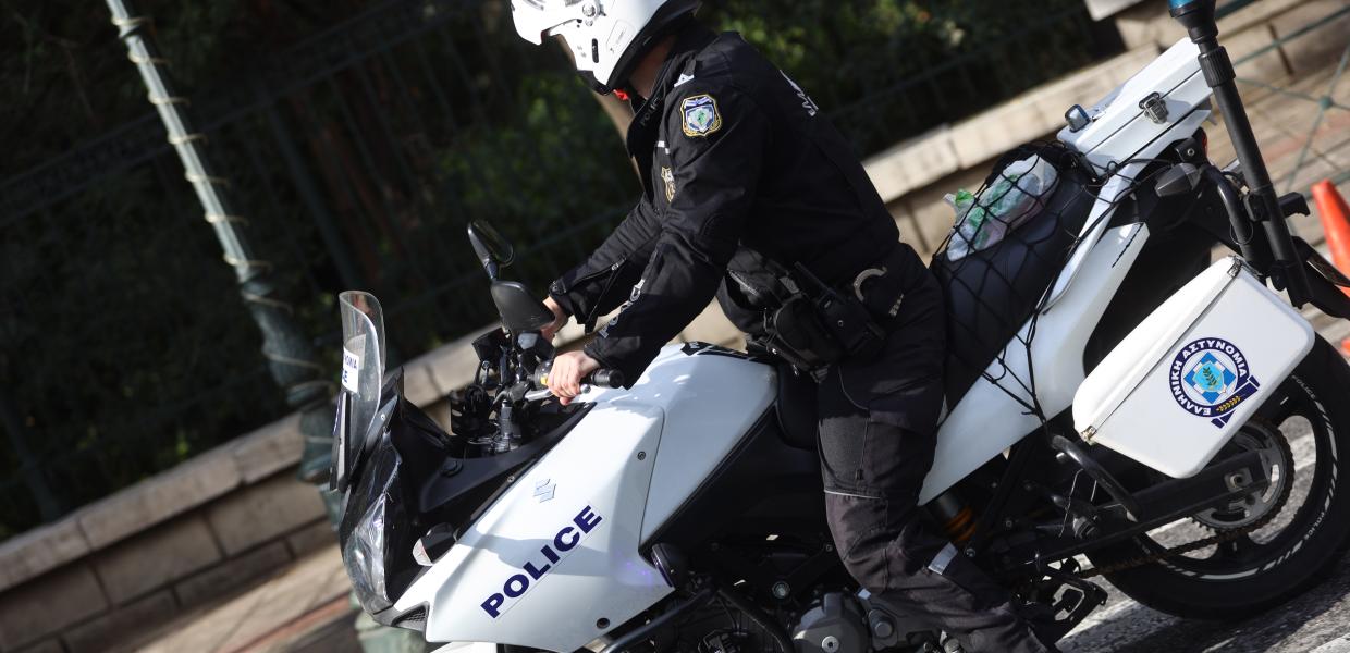 ΑΣΤΥΝΟΜΙΚΟΣ