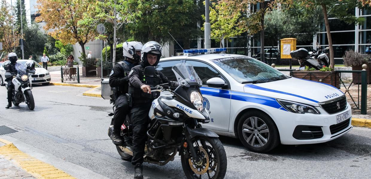 Μηχανές της αστυνομίας και περιπολικό