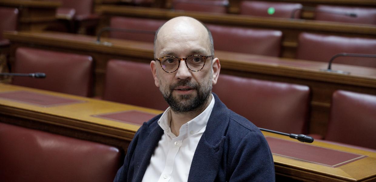 Ο Κώστας Μπάρκας