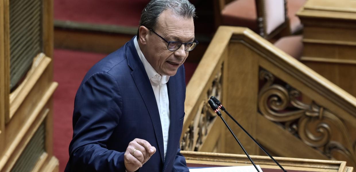Φάμελλος 