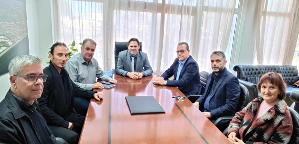 ΦΑΜΕΛΛΟΣ ΕΠΙΣΚΕΨΗ ΣΤΟΝ ΔΗΜΑΡΧΟ ΘΕΡΜΑΙΚΟΥ