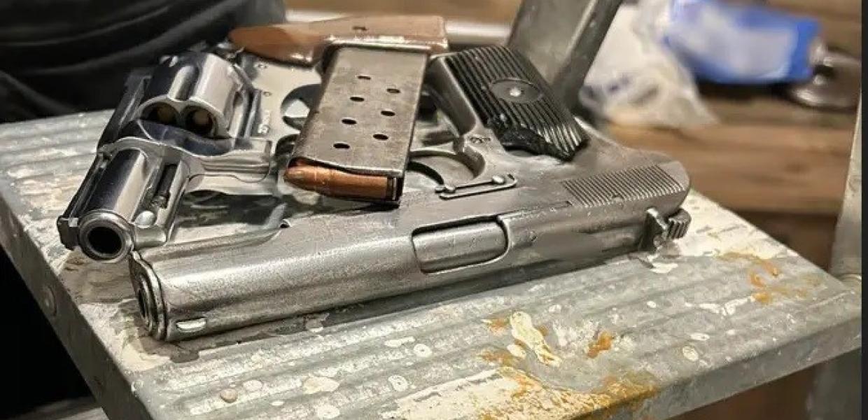 Όπλα εκτελεστών της Greek Mafia που κατάσχεσε η ΕΛΑΣ