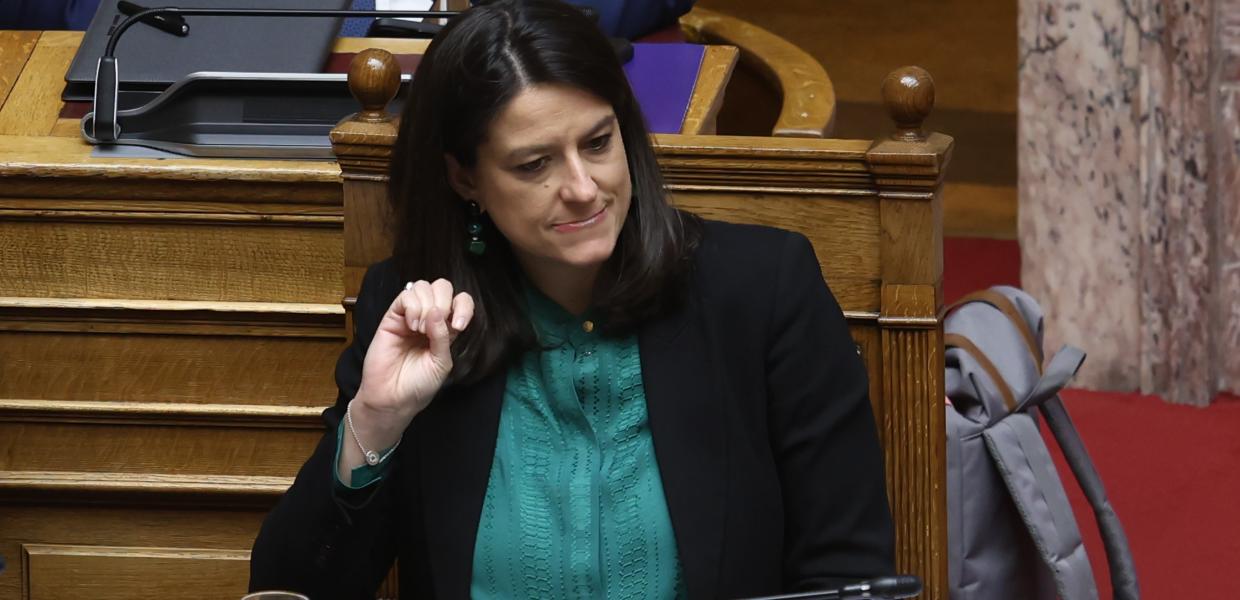 Η Νίκη Κεραμέως στη Βουλή