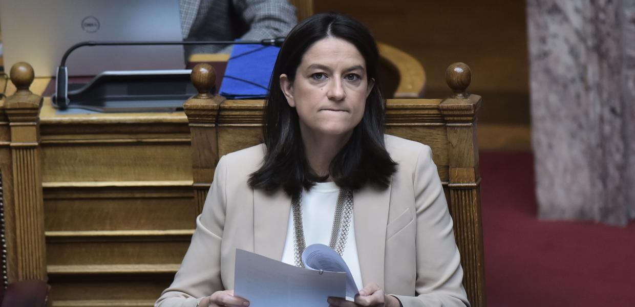 Η Νίκη Κεραμέως στη Βουλή