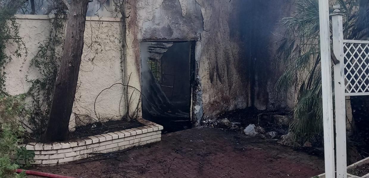 ΦΩΤΙΑ ΣΕ ΚΑΦΕΤΕΡΙΑ ΣΤΟΝ ΚΟΛΩΝΟ