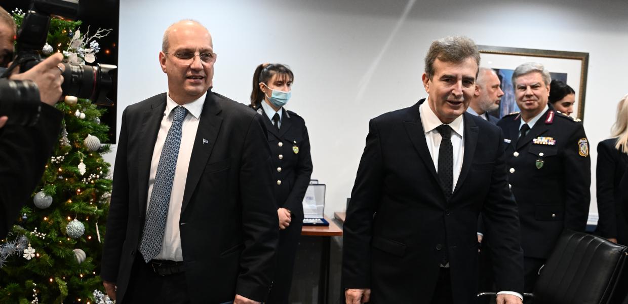 Ο Γιάννης Οικονόμου και η Μιχάλης Χρυσοχοΐδης 