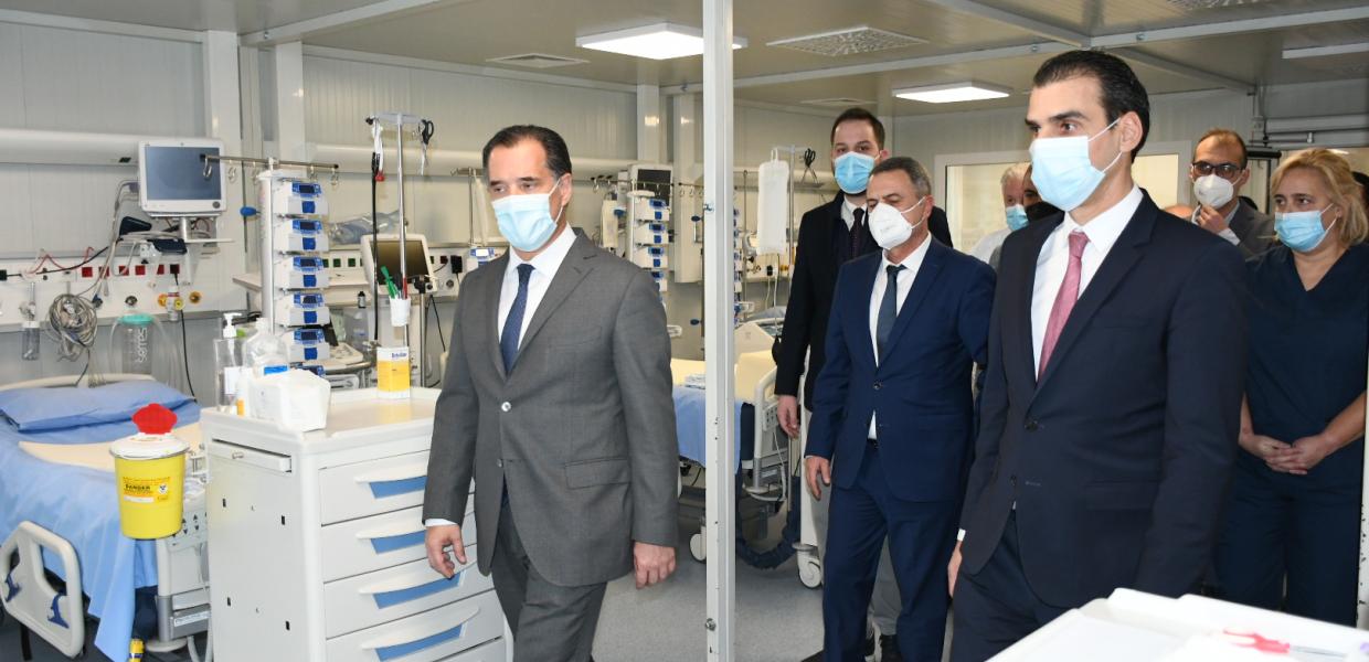 Ο Άδωνις Γεωργιάδης σε ΜΕΘ νοσοκομείου