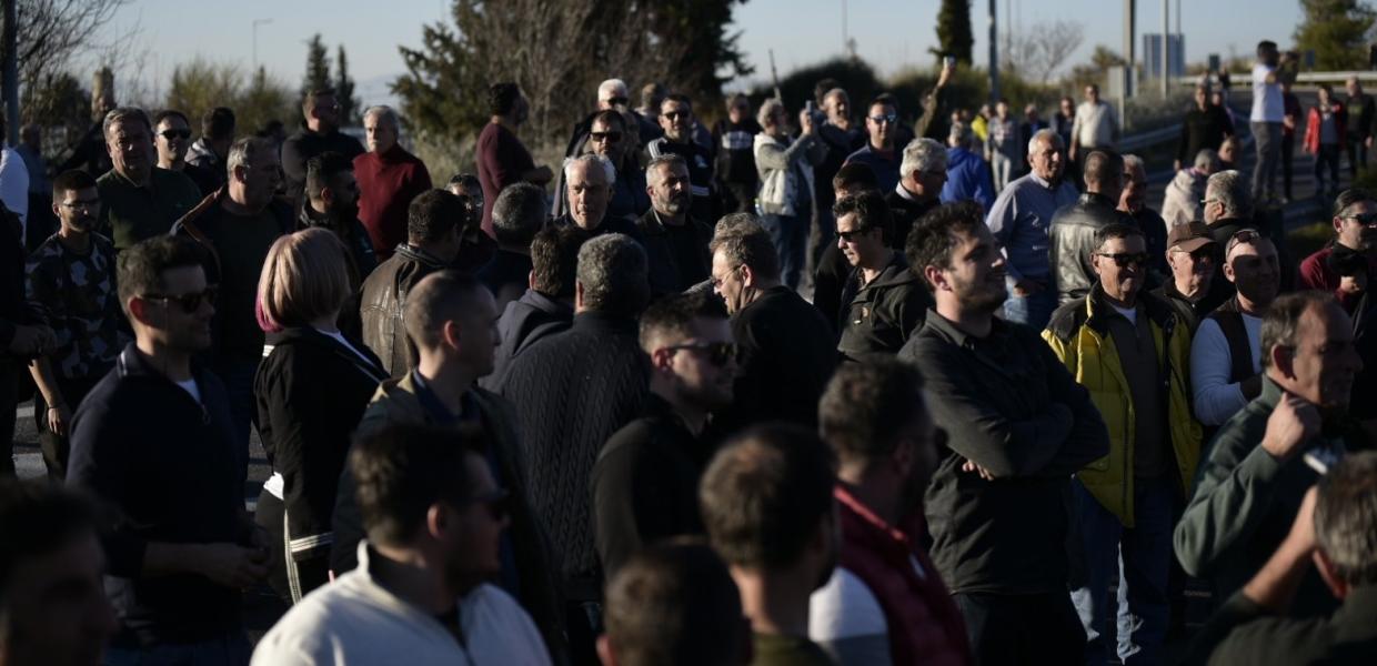 Αγρότες στην Εθνική Οδό