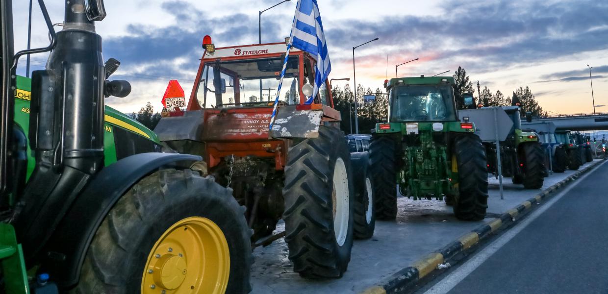 Τρακτέρ στον δρόμο