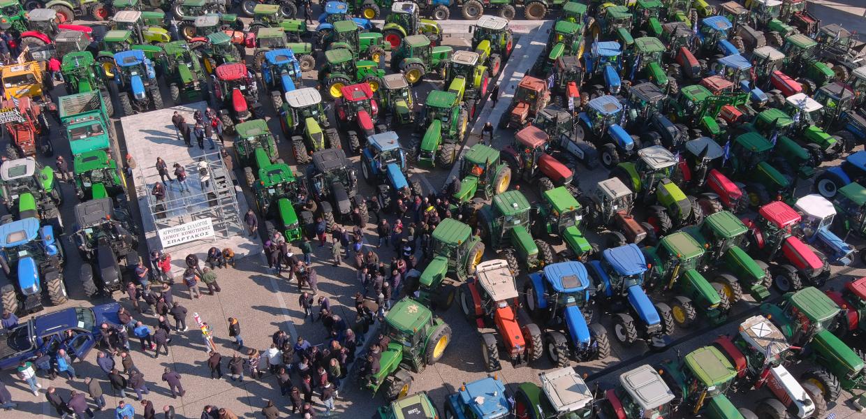 Τρακτέρ έηω από την Agrotica