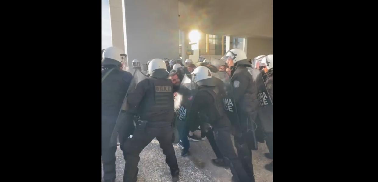 Επίθεση των ΜΑΤ σε φοιτητές