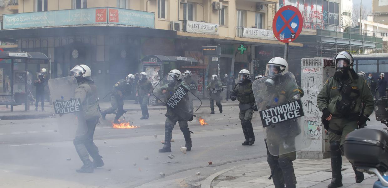 ΜΑΤ σε δρόμο στη Θεσσαλονίκη