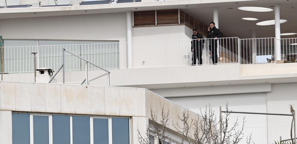 Αστυνομικοί σε ναυτιλιακή εταιρία στη Γλυφάδα