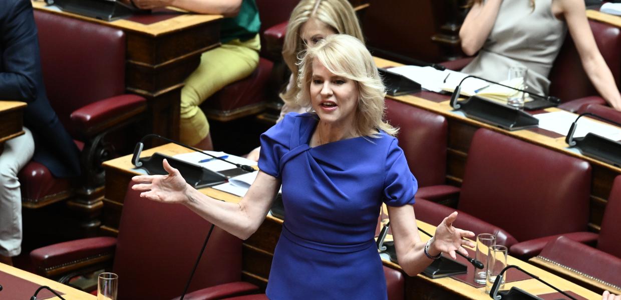 ΘΕΟΔΩΡΑ ΤΖΑΚΡΗ