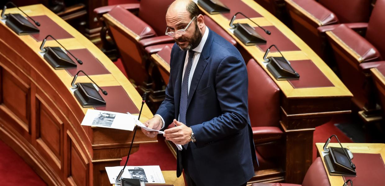 Ο Ιάσων Φωτήλας στη Βουλή