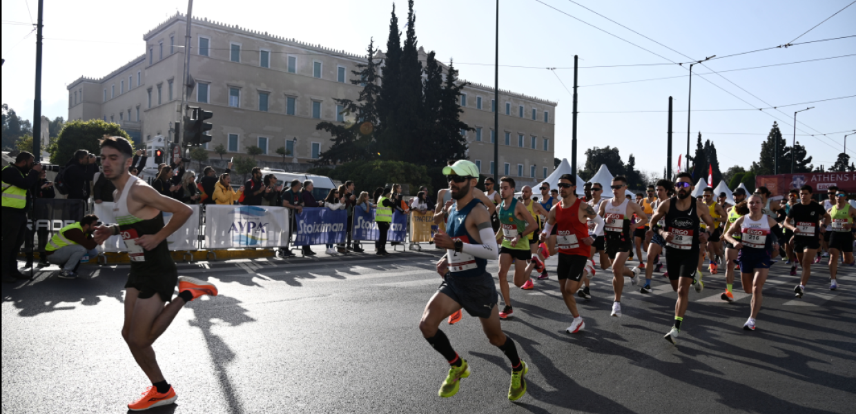 Δρομείς στον Ημιμαραθώνιο Αθήνας 2024