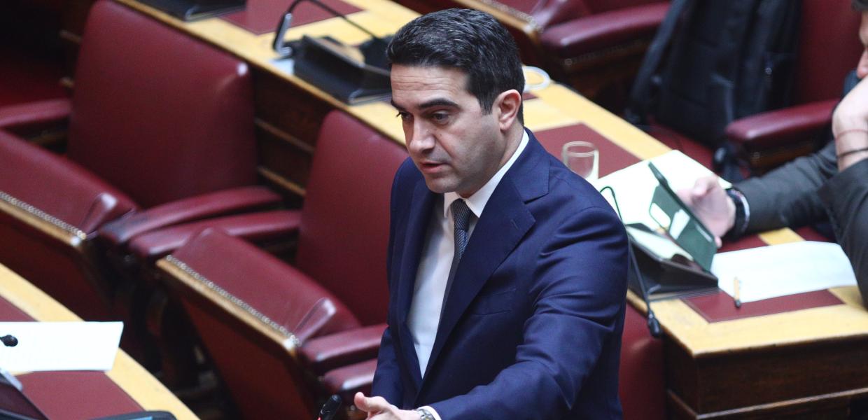 Ο Μιχάλης Κατρίνης στη Βουλή