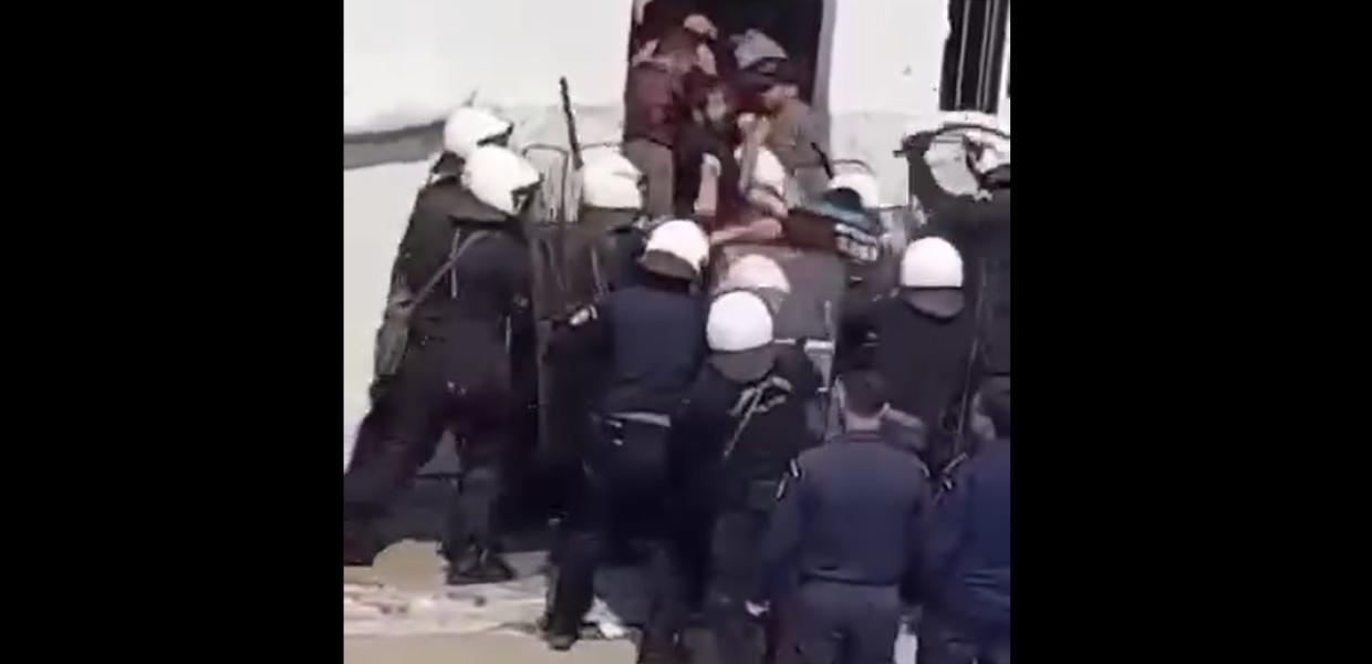ΜΑΤ χτυπάνε μετανάστες