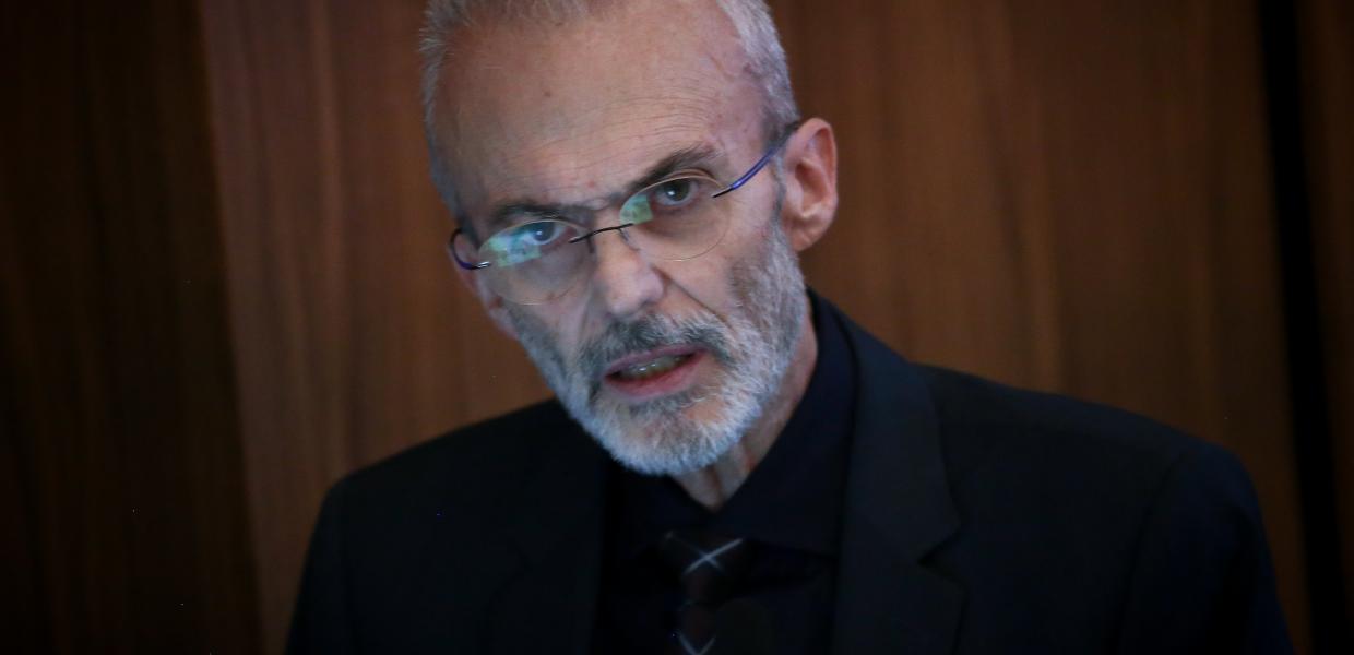 ΜΑΥΡΟΣ